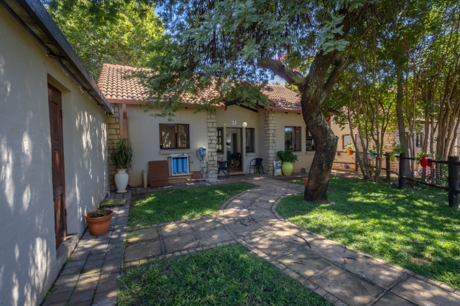 2 Bedroom Property for Sale in The Coves North West